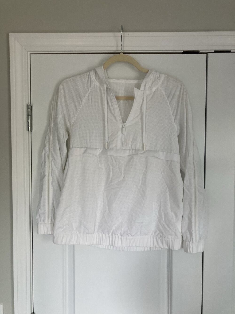 White Lululemon Pack Light Pullover Packable Track Runner Jacket in Size 6